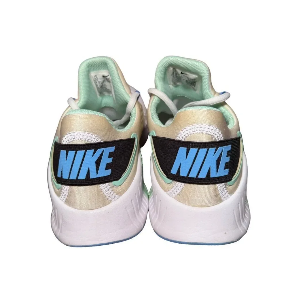 Nike Metcon Cream and Light Green Sneakers size 7.5